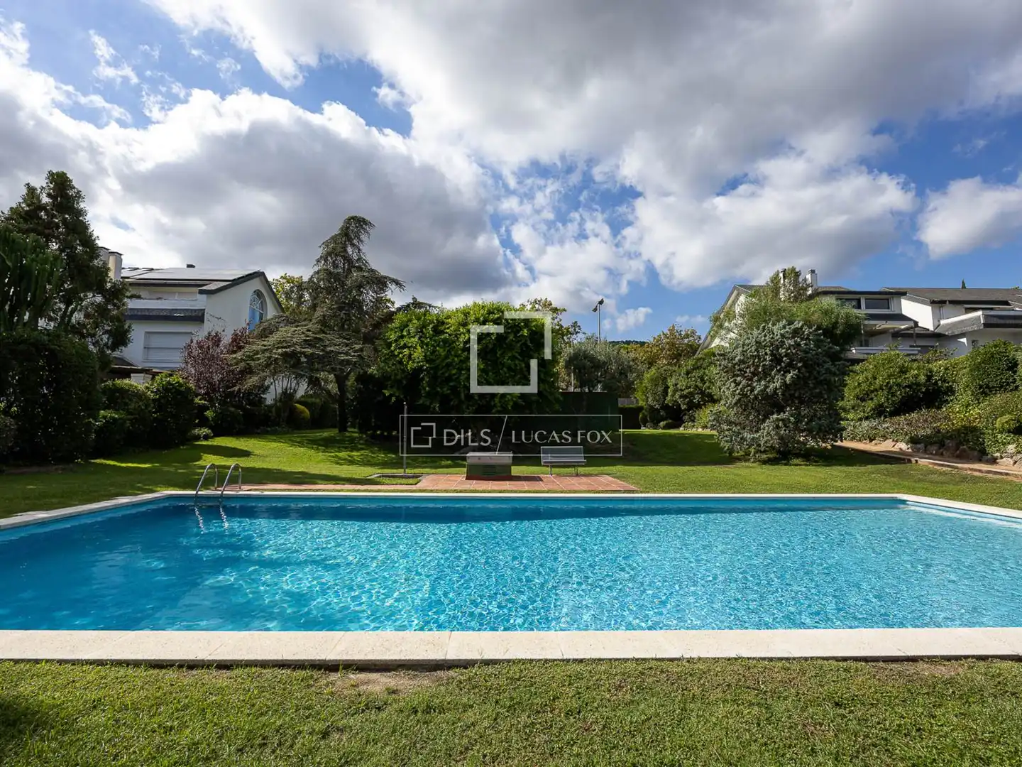 Piscina de Casa o chalet en venta en Barcelona con Aire acondicionado, Terraza y Trastero