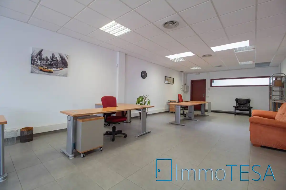 Oficina en venta en Barberà del Vallès con Aire acondicionado