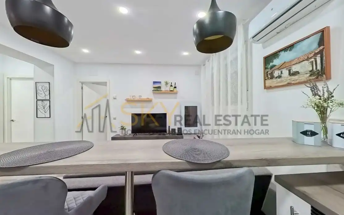 Dining room of Flat for sale in Madrid  with Air Conditioner and Heating