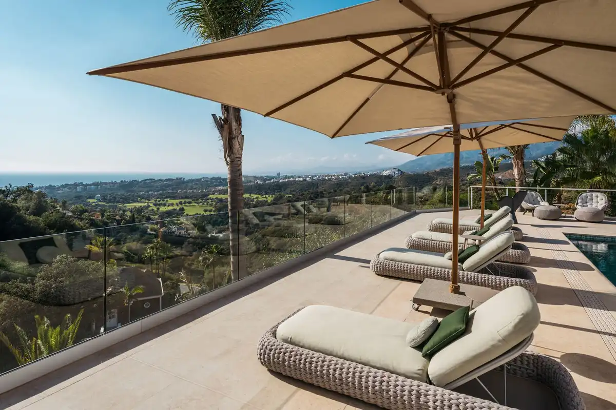 Terrassa de Casa o xalet en venda en Marbella amb Aire condicionat, Jardí privat i Terrassa