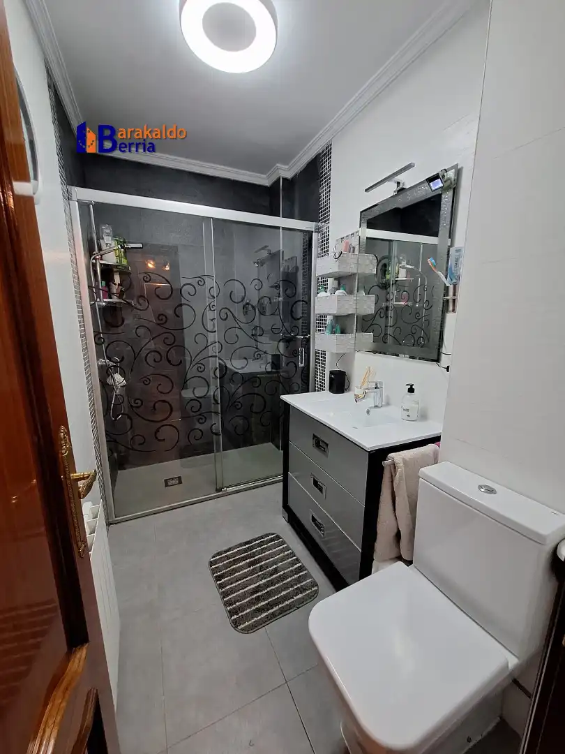 Flat with lift for sale in Granados Kalea, imagen 6