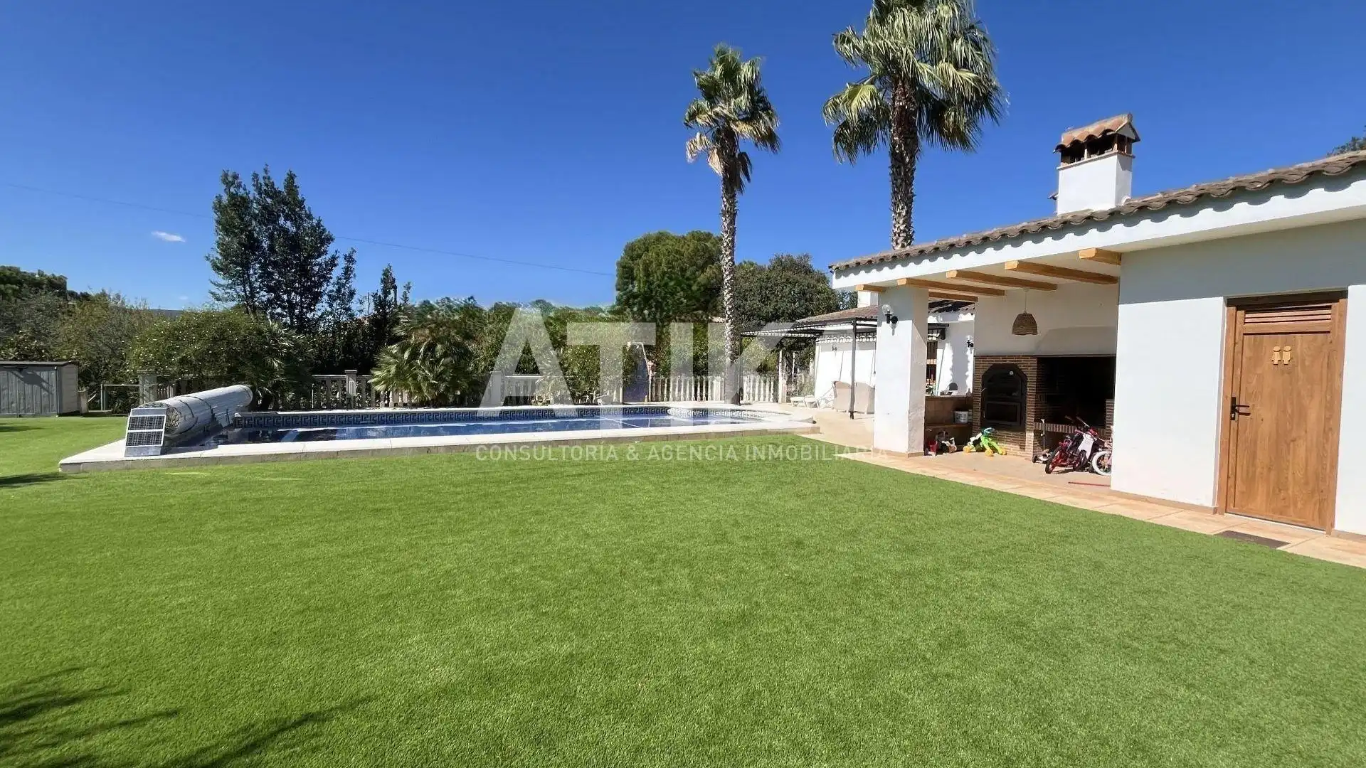 Exterior view of Houses for sale in Ontinyent  with Air Conditioner, Private garden and Parquet flooring