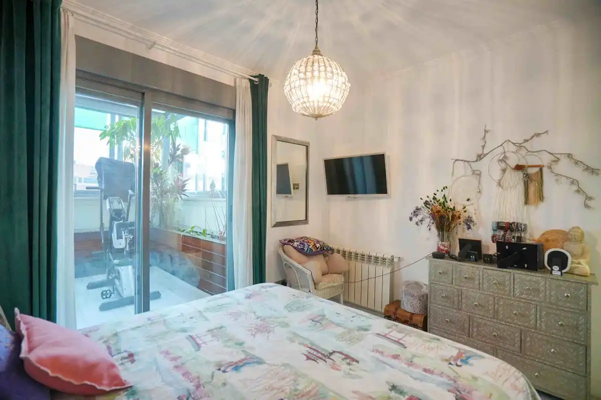 Dormitori de Àtic en venda en Madrid amb Aire condicionat, Calefacció i Jardí privat
