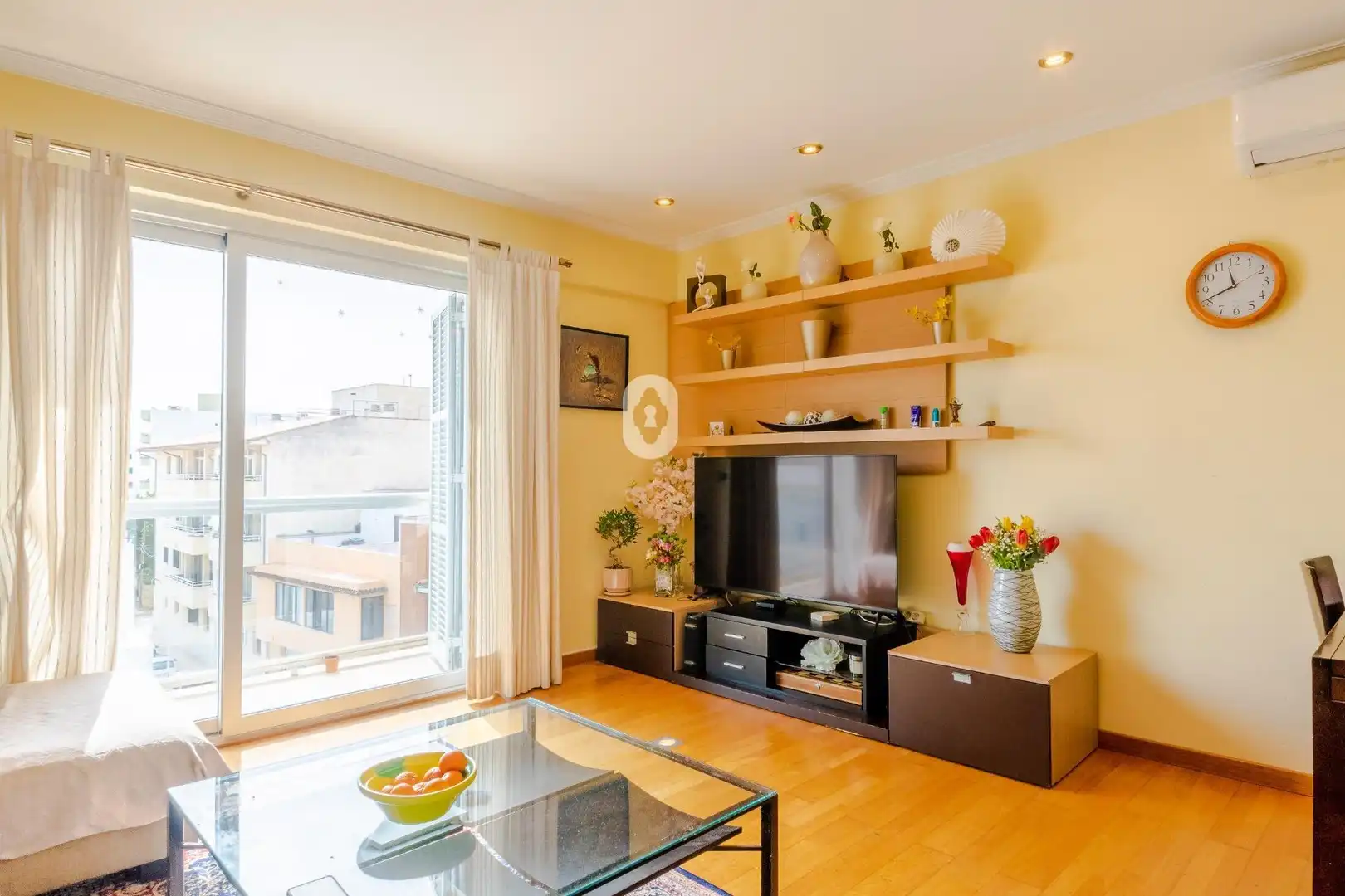 Wohnzimmer von Dachboden zum Verkauf in Pollença mit Klimaanlage, Heizung und Parkett