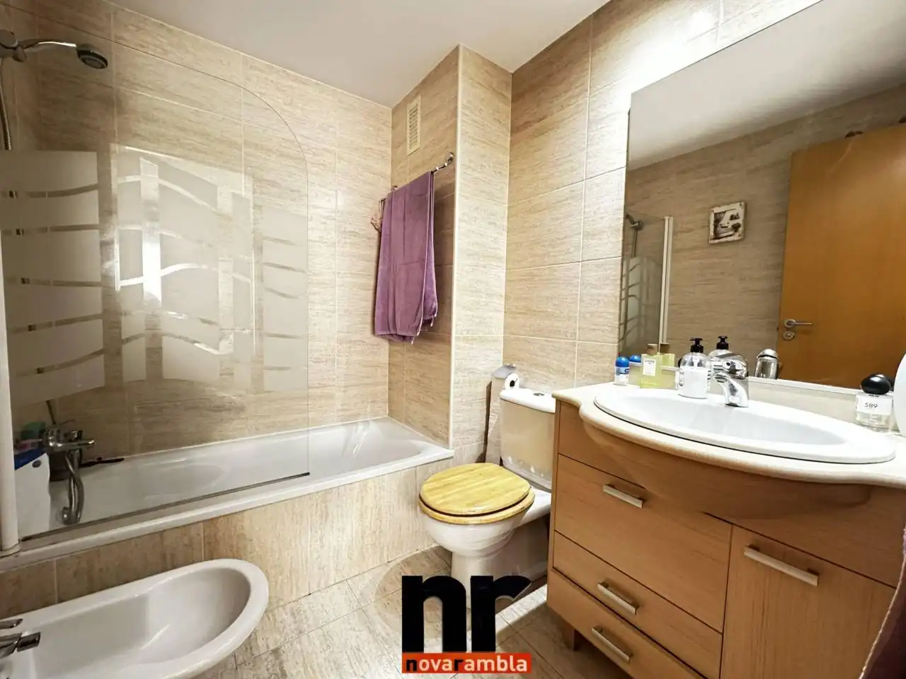Bathroom of Flat for sale in Ripollet  with Air Conditioner, Heating and Balcony