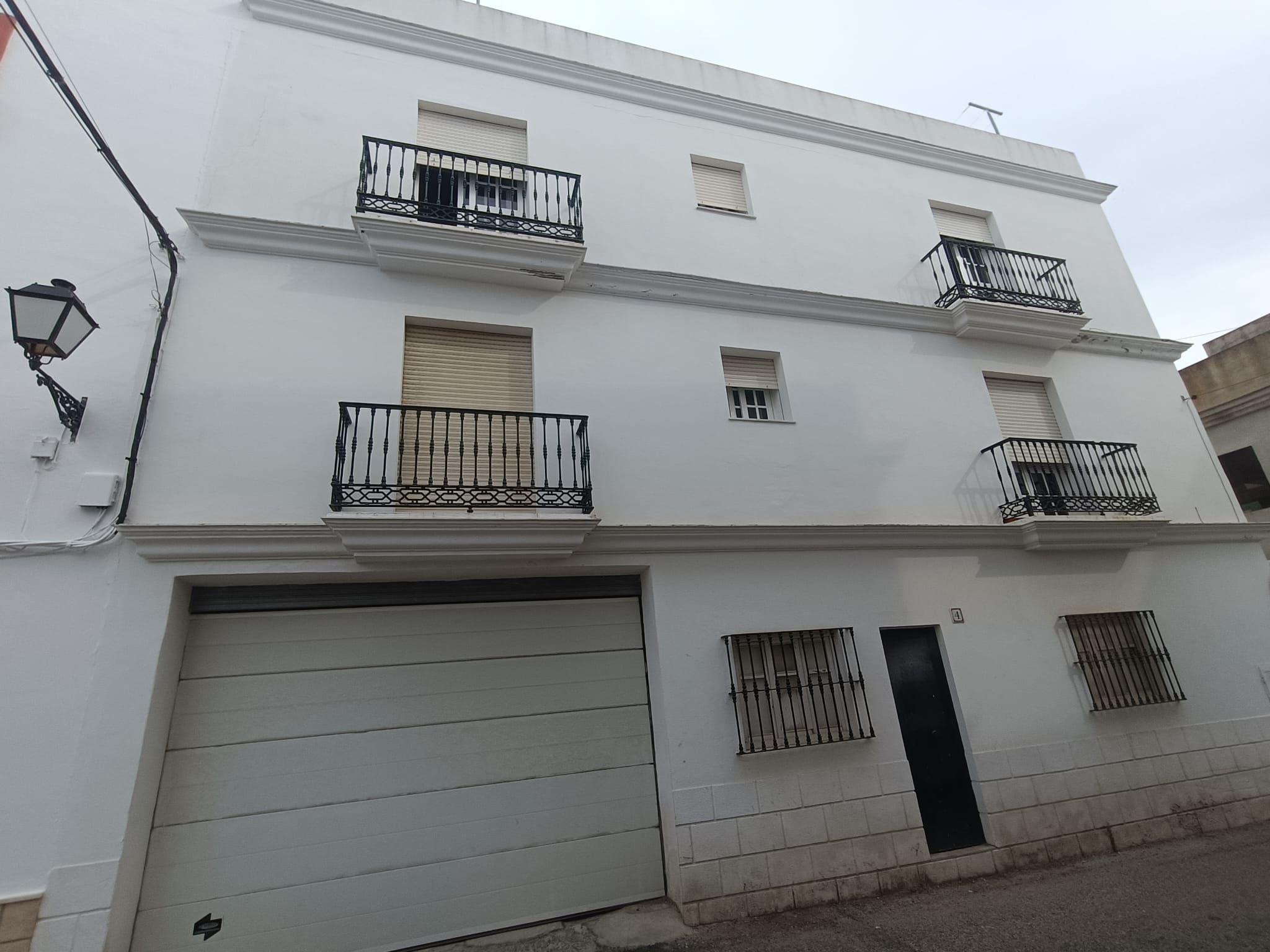 Vista exterior de Edificio en venta en Conil de la Frontera
