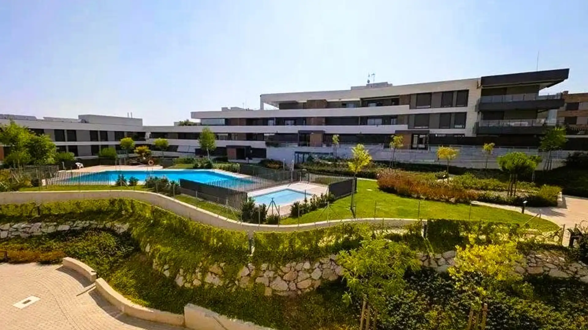 Exterior view of Flat for sale in Las Rozas de Madrid  with Air Conditioner, Heating and Parquet flooring