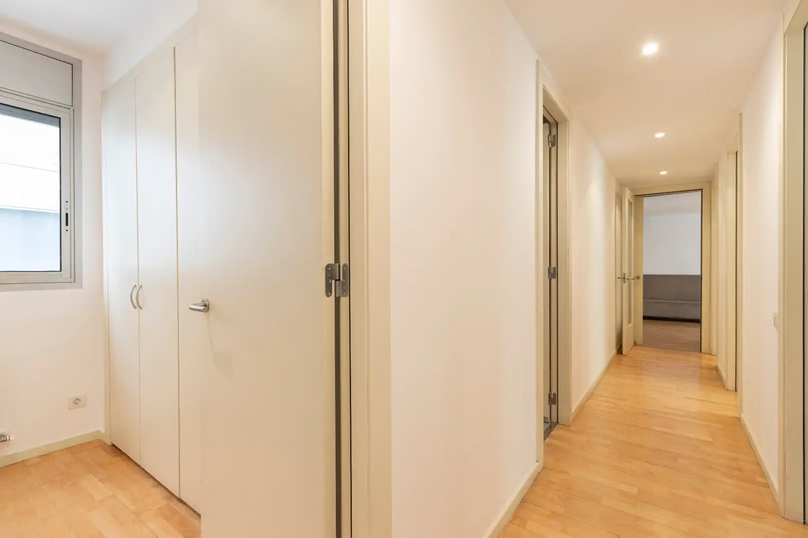 Wohnung zum Verkauf in Barcelona mit Klimaanlage, Heizung und Parkett