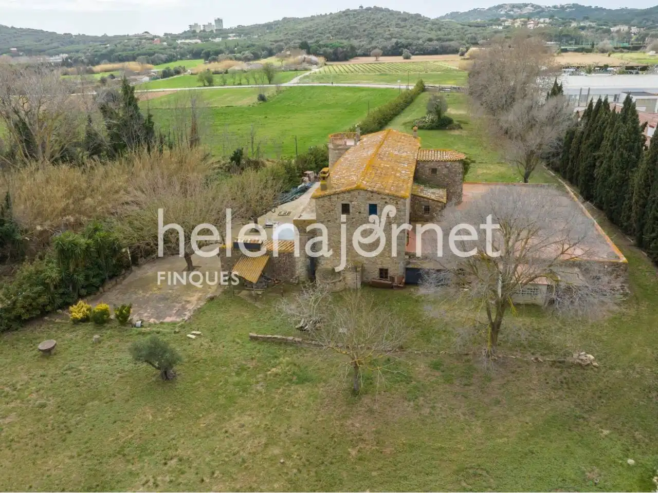 Country house zum Verkauf in Castell d'Aro, Platja d'Aro i s'Agaró mit Privatgarten
