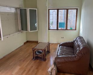 Sala d'estar de Pis en venda en Vigo  amb Moblat