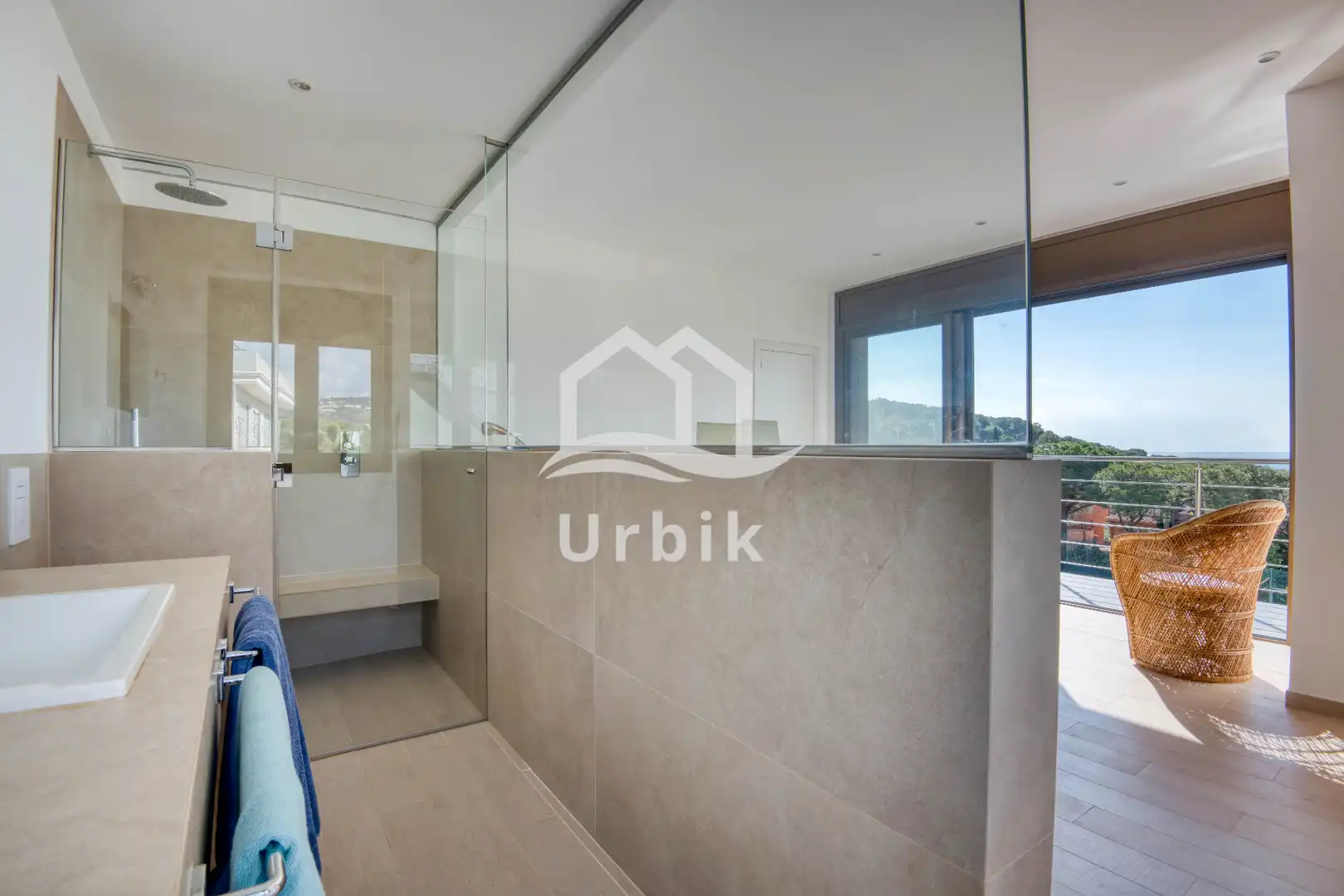 Bathroom of Houses for sale in Castell d'Aro, Platja d'Aro i s'Agaró  with Air Conditioner, Private garden and Terrace