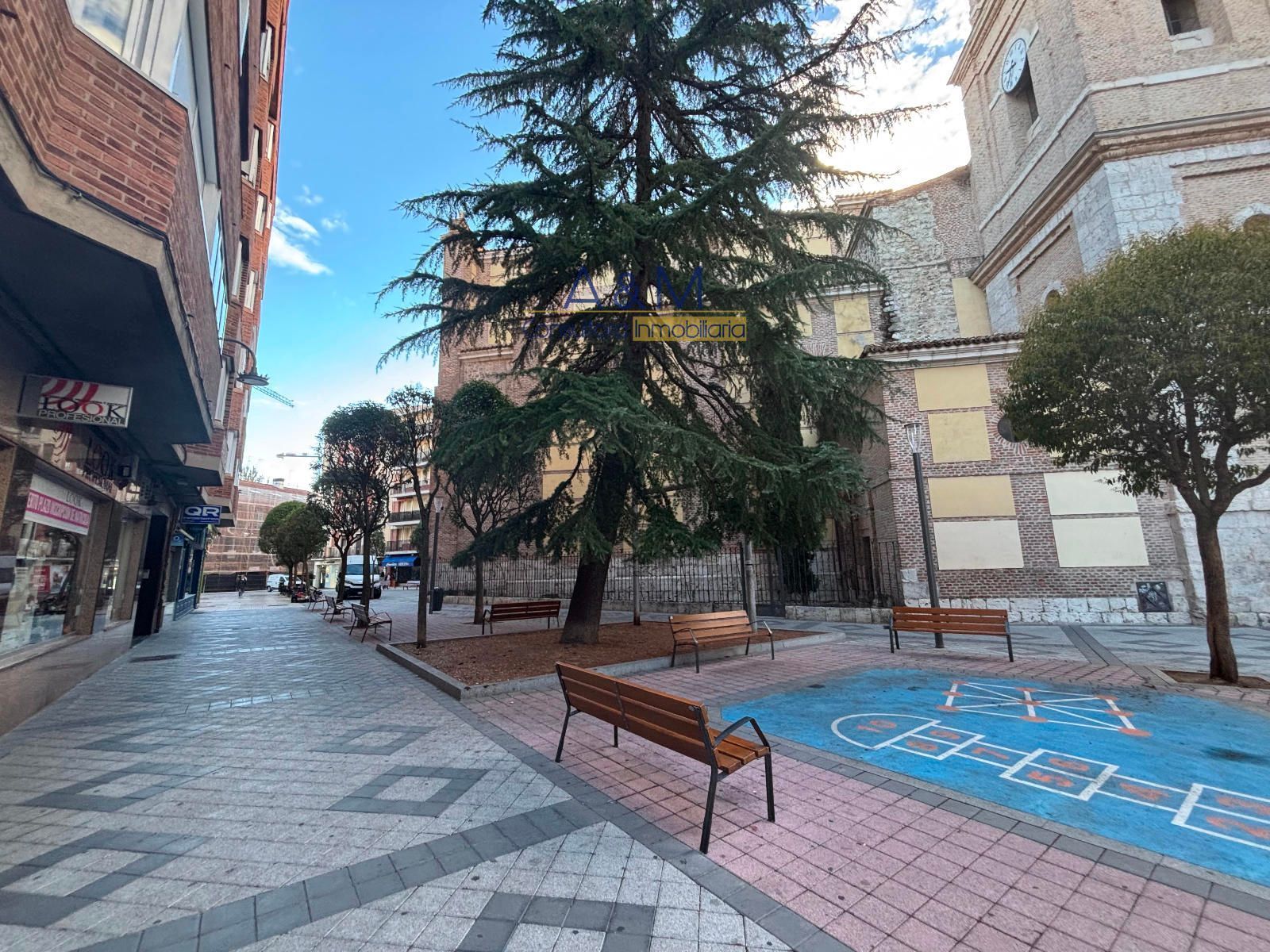 Vista exterior de Apartament en venda en Valladolid Capital amb Parquet, Moblat i Forn