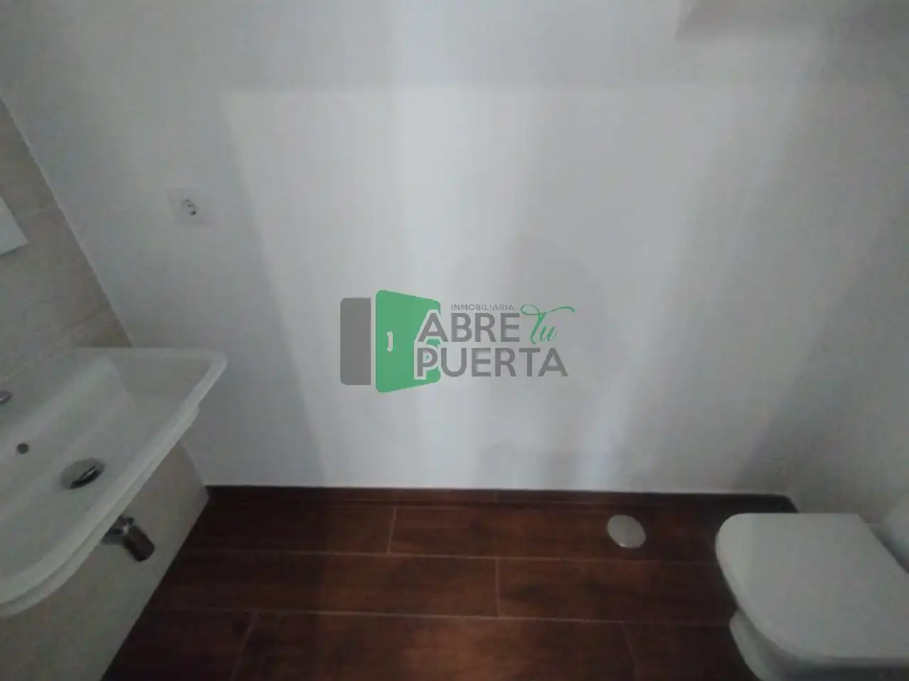 Badezimmer von Maisonette zur Miete in Ourense Capital  mit Heizung, Abstellraum und Balkon