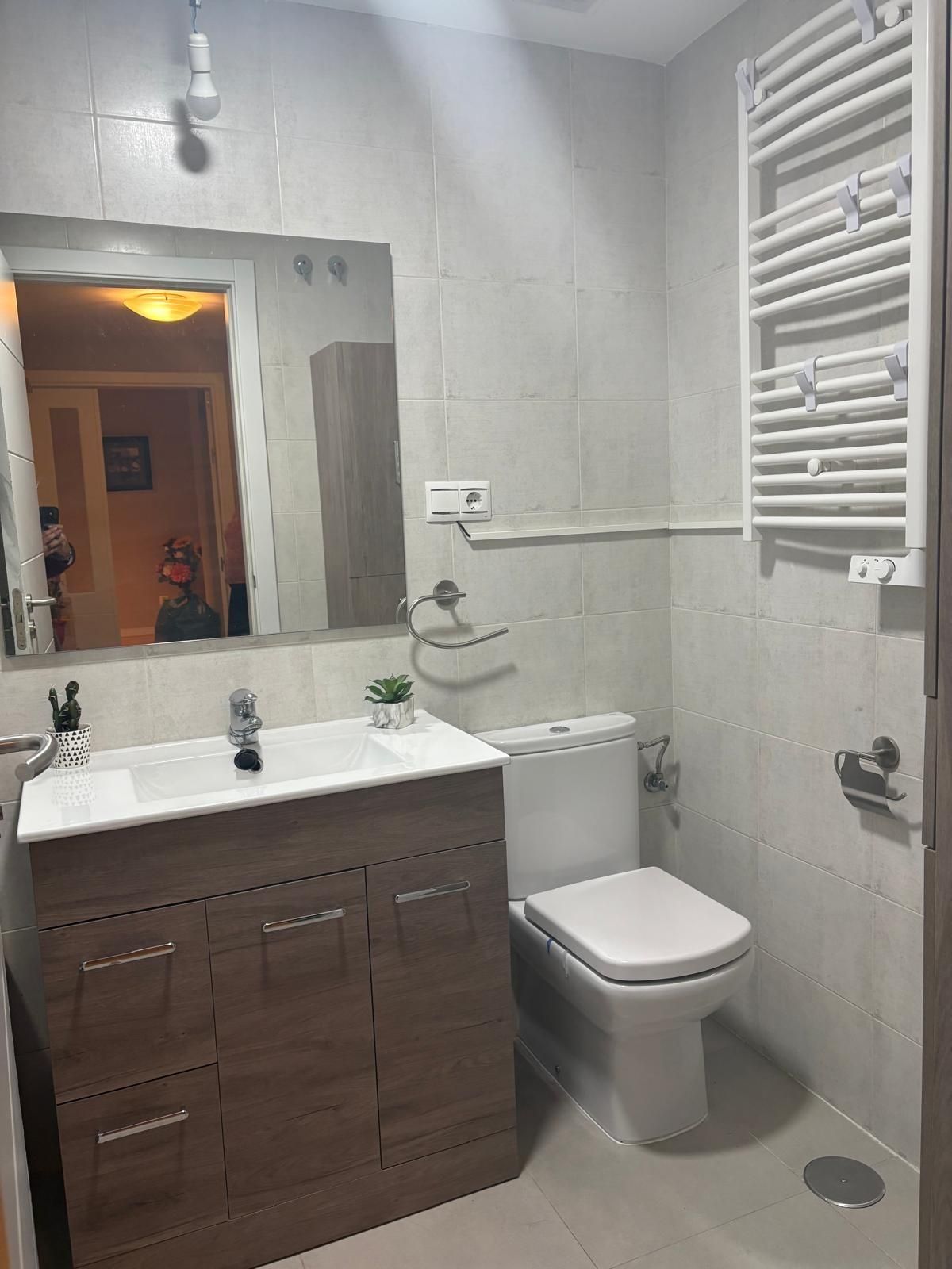 Bathroom of Flat for sale in Bargas  with Air Conditioner, Private garden and Community pool