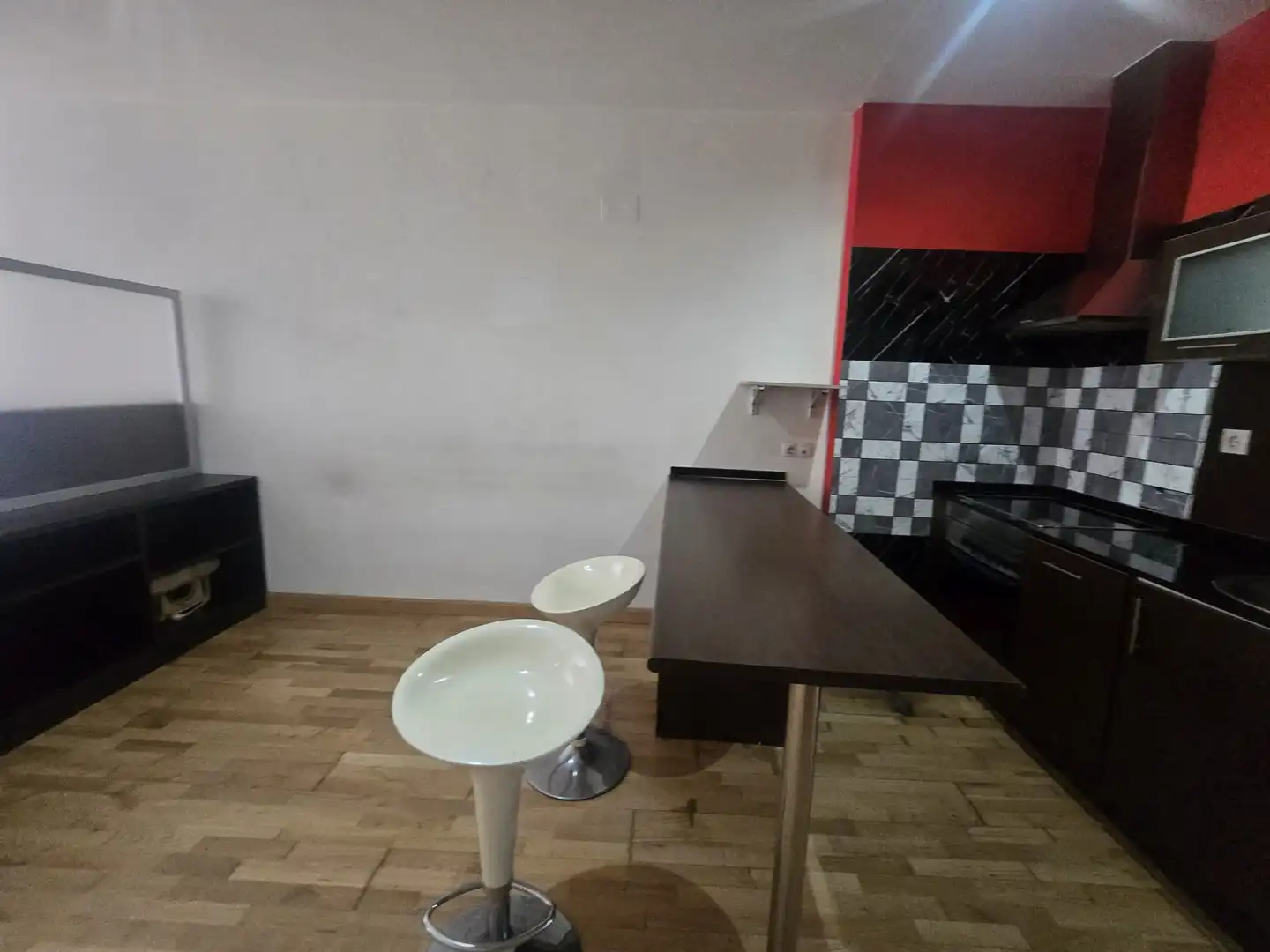 Cocina de Estudio en venta en Madrid con Parquet, Balcón y Piscina comunitaria