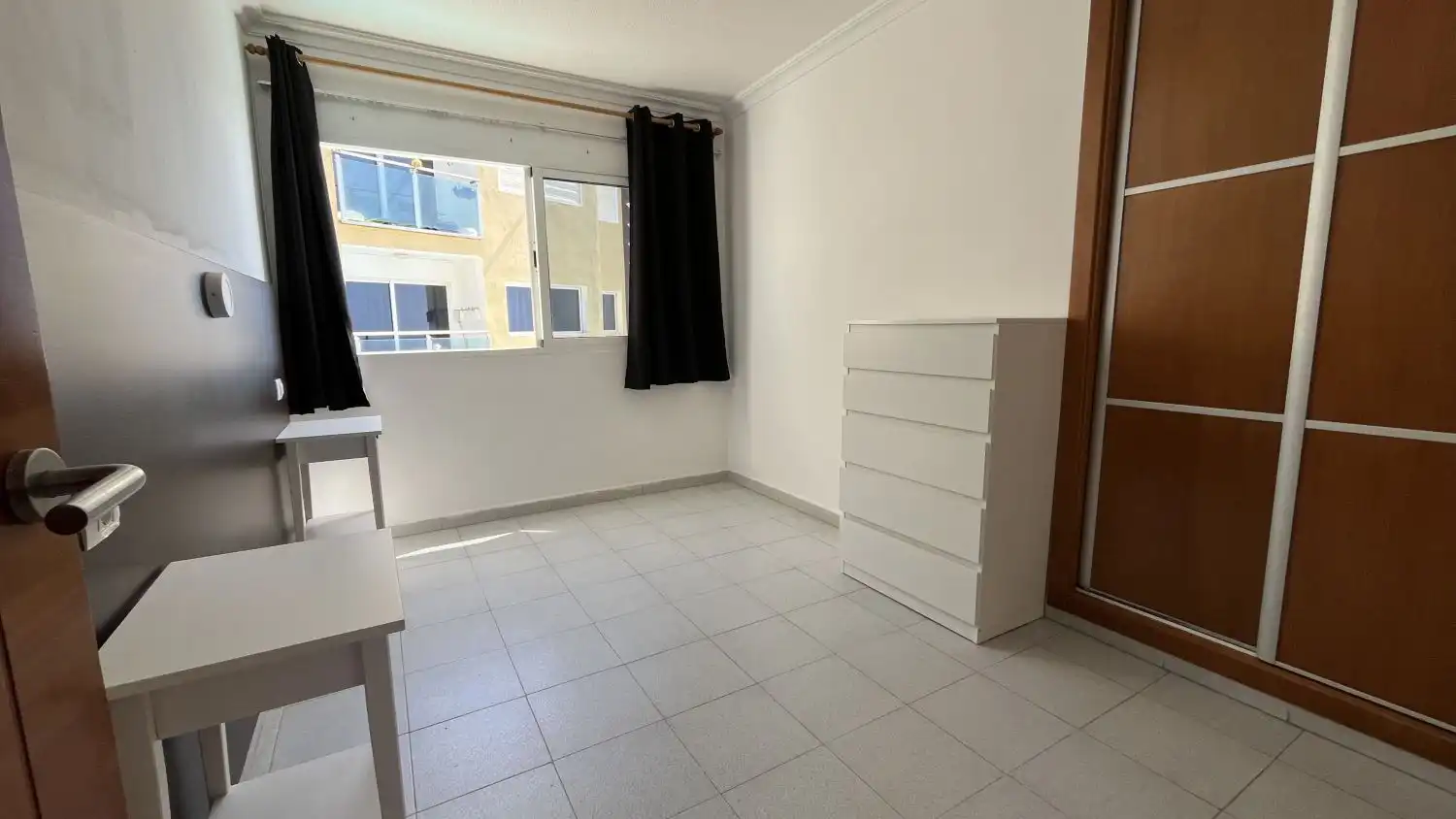 Dormitori de Apartament en venda en San Bartolomé de Tirajana amb Terrassa, Moblat i Piscina comunitària