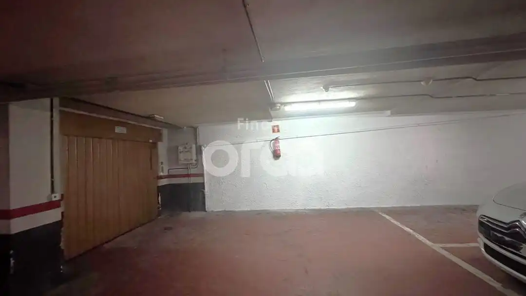 Parking de Piso en venta en Santurtzi  con Calefacción