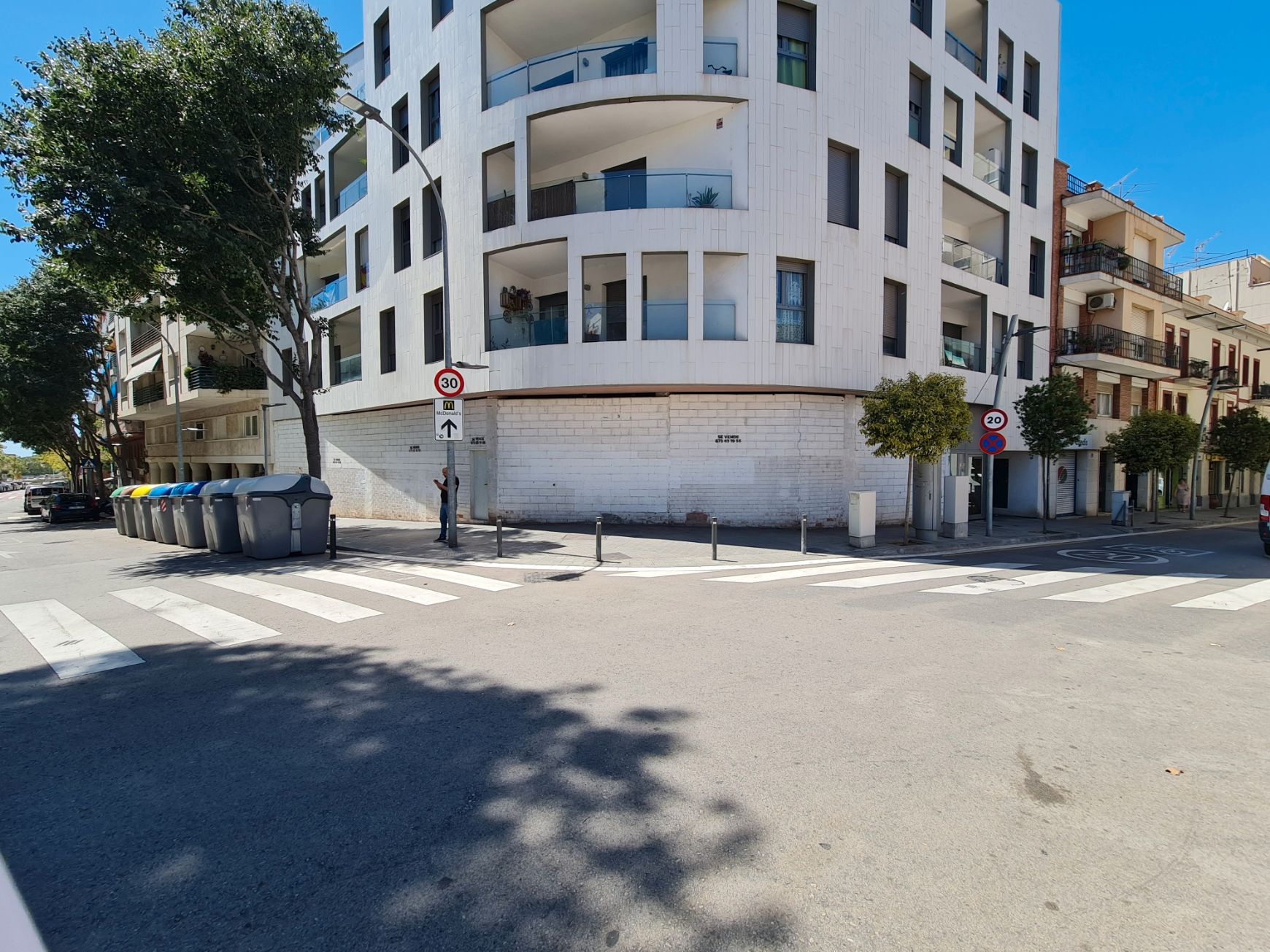 Exterior view of Premises for sale in Esplugues de Llobregat  with Alarm