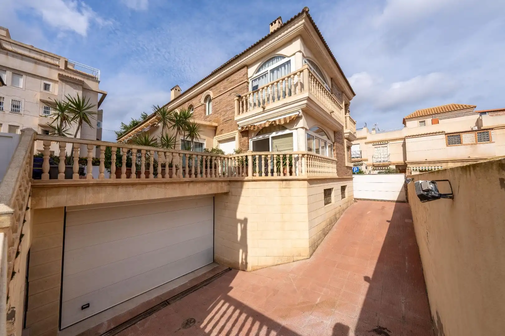 Exterior view of Houses for sale in Roquetas de Mar  with Air Conditioner, Private garden and Terrace