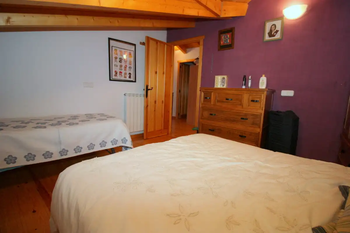 Habitación de Casa o chalet en venta en Arenas de San Pedro con Calefacción, Parquet y Amueblado