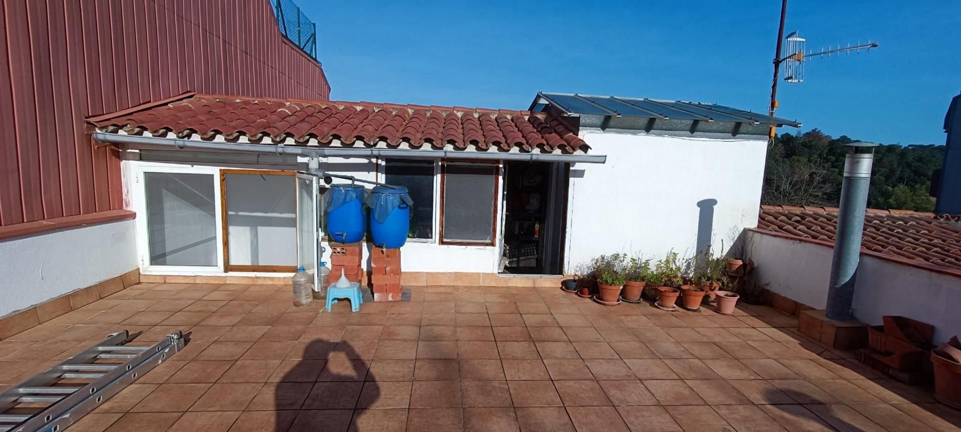 Vista exterior de Casa adosada en venda en Vilalba Sasserra amb Calefacció, Terrassa i Forn