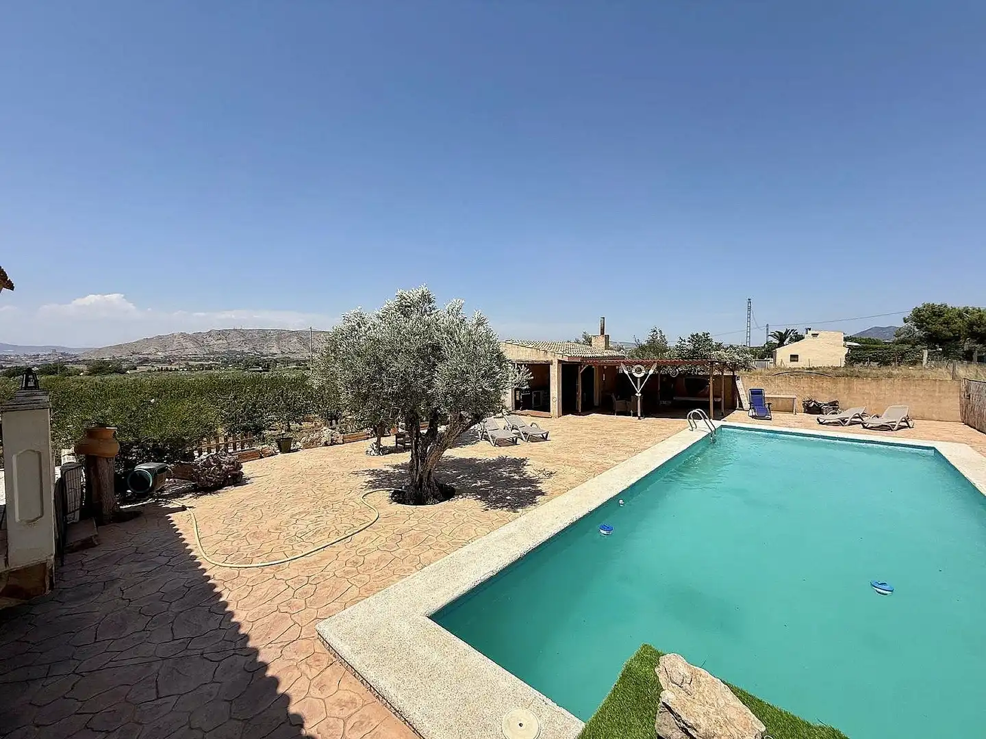 Piscina de Finca rústica en venda en Villena