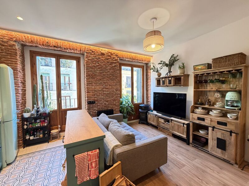 Living room of Flat for sale in  Madrid Capital  with Air Conditioner, Heating and Storage room
