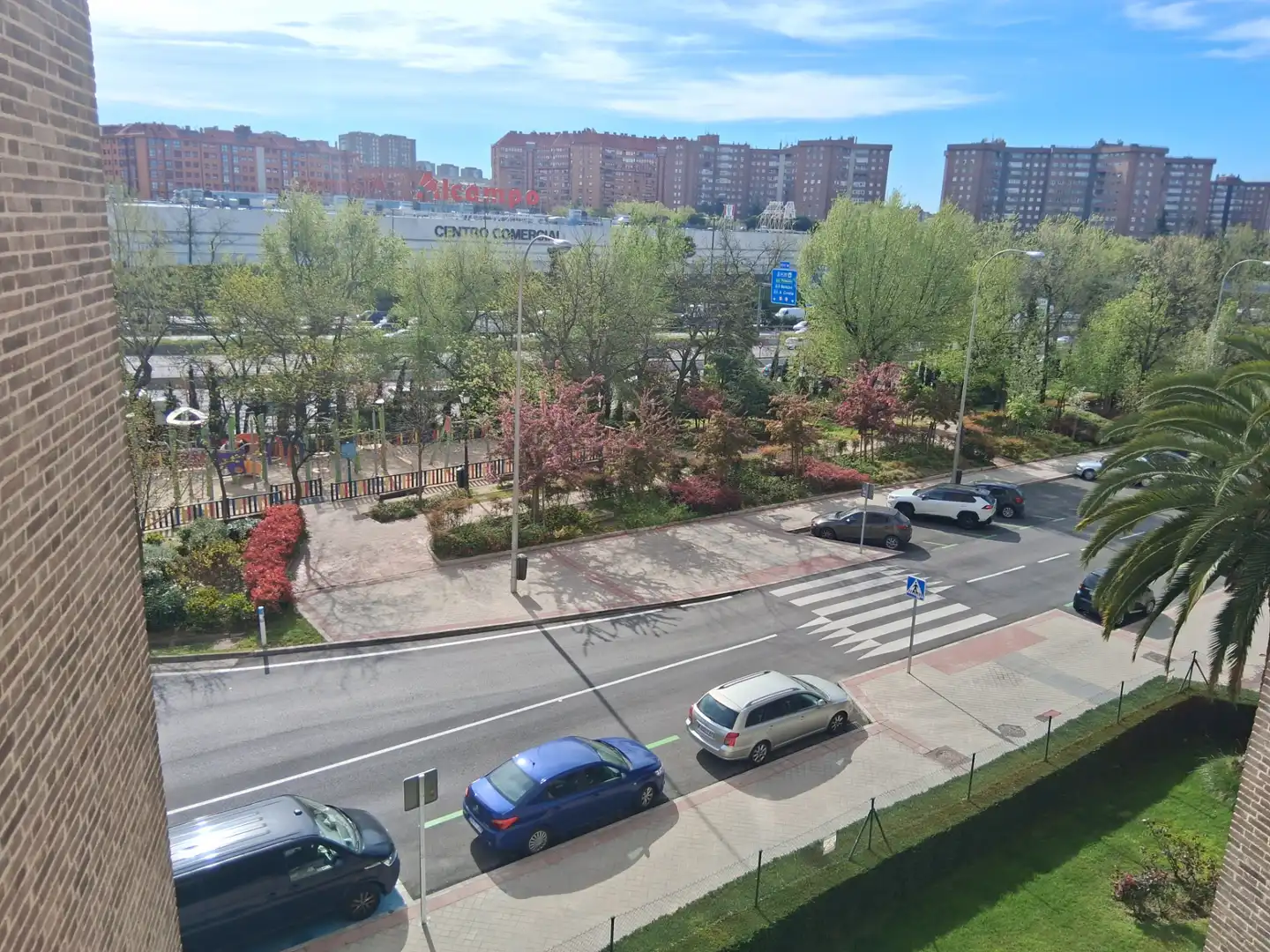Außenansicht von Wohnung zum Verkauf in Madrid mit Heizung, Parkett und Ofen