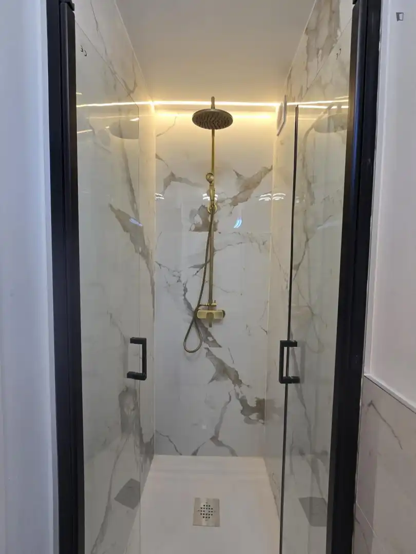 Baño de Casa o chalet de alquiler en Madrid con Aire acondicionado, Amueblado y Lavadora
