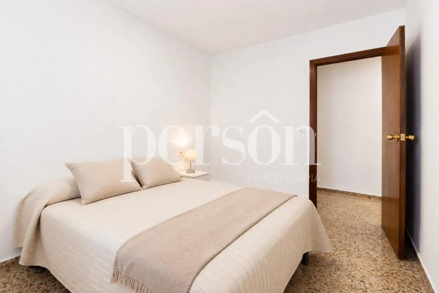 Schlafzimmer von Wohnung zur Miete in Valencia mit Klimaanlage, Heizung und Terrasse