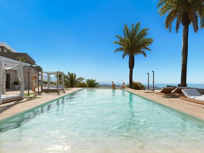 Piscina de Apartament en venda en Estepona amb Aire condicionat, Calefacció i Terrassa