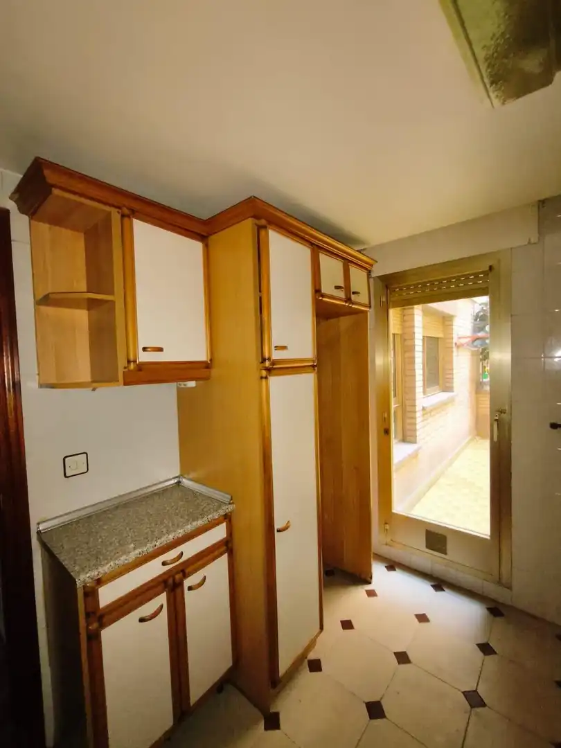Kitchen of Flat for sale in Zaragoza  with Heating, Terrace and Balcony