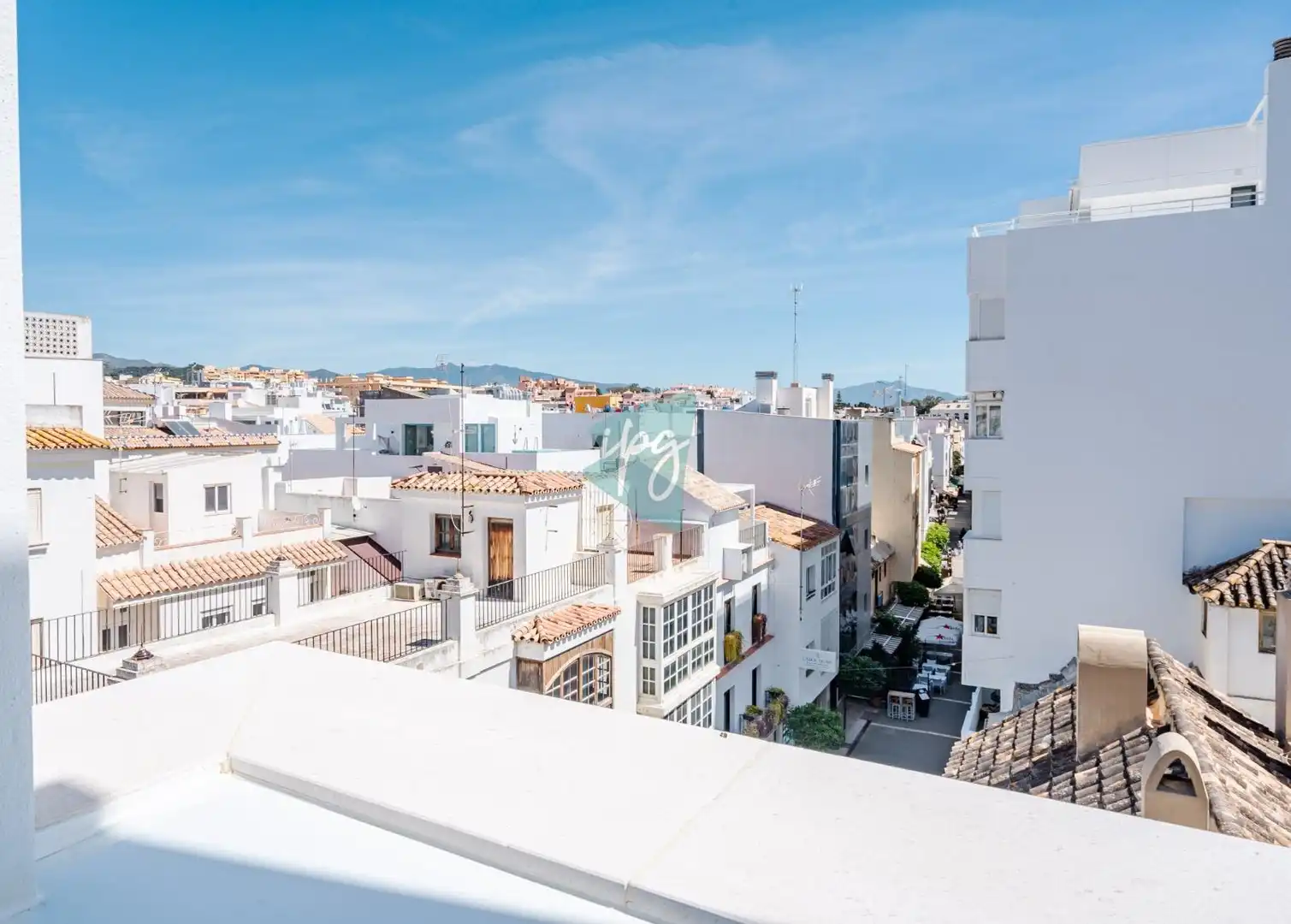 Außenansicht von Wohnungen zur Miete in Estepona mit Klimaanlage, Heizung und Terrasse