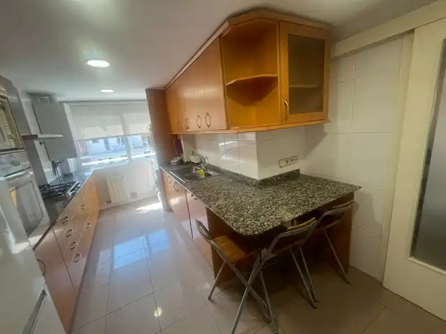 Küche von Wohnung zur Miete in Sant Cugat del Vallès mit Klimaanlage, Heizung und Parkett