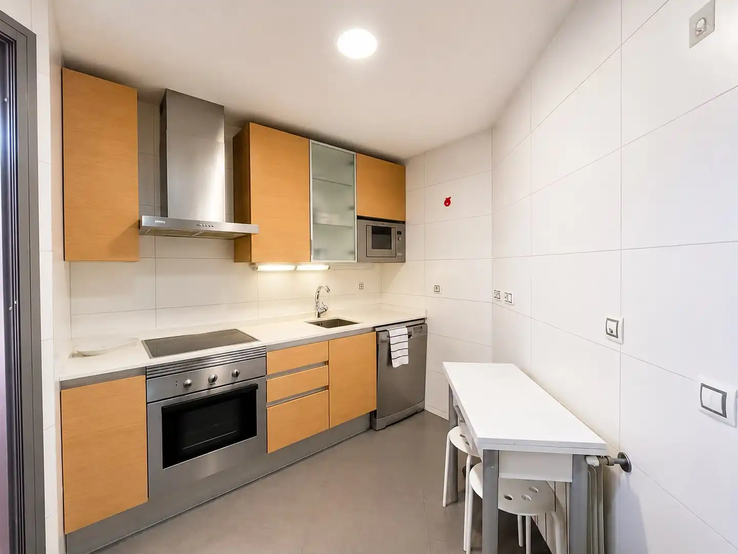 Kitchen of Flat for sale in Madrid  with Air Conditioner, Private garden and Storage room