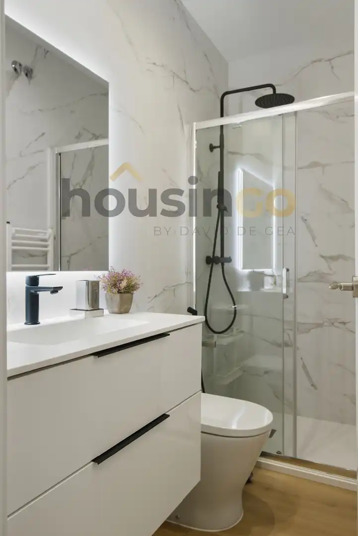 Baño de Piso en venta en Madrid con Aire acondicionado, Calefacción y Terraza