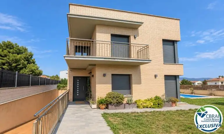 Exterior view of Houses for sale in Roses  with Heating, Private garden and Terrace