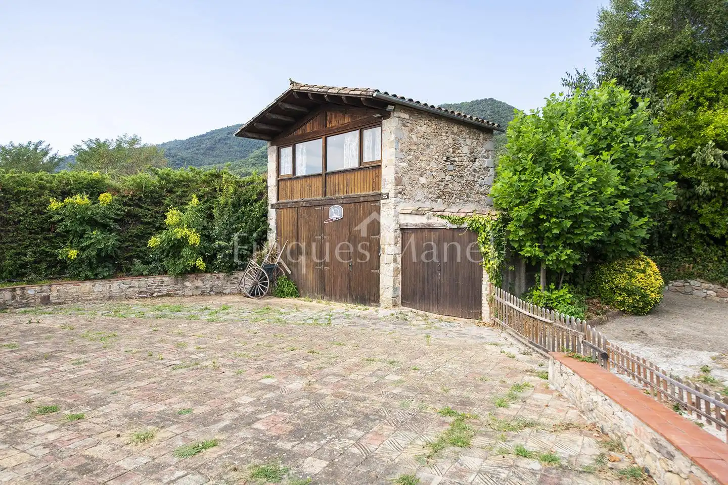 Vista exterior de Finca rústica en venda en La Cellera de Ter amb Calefacció, Jardí privat i Terrassa
