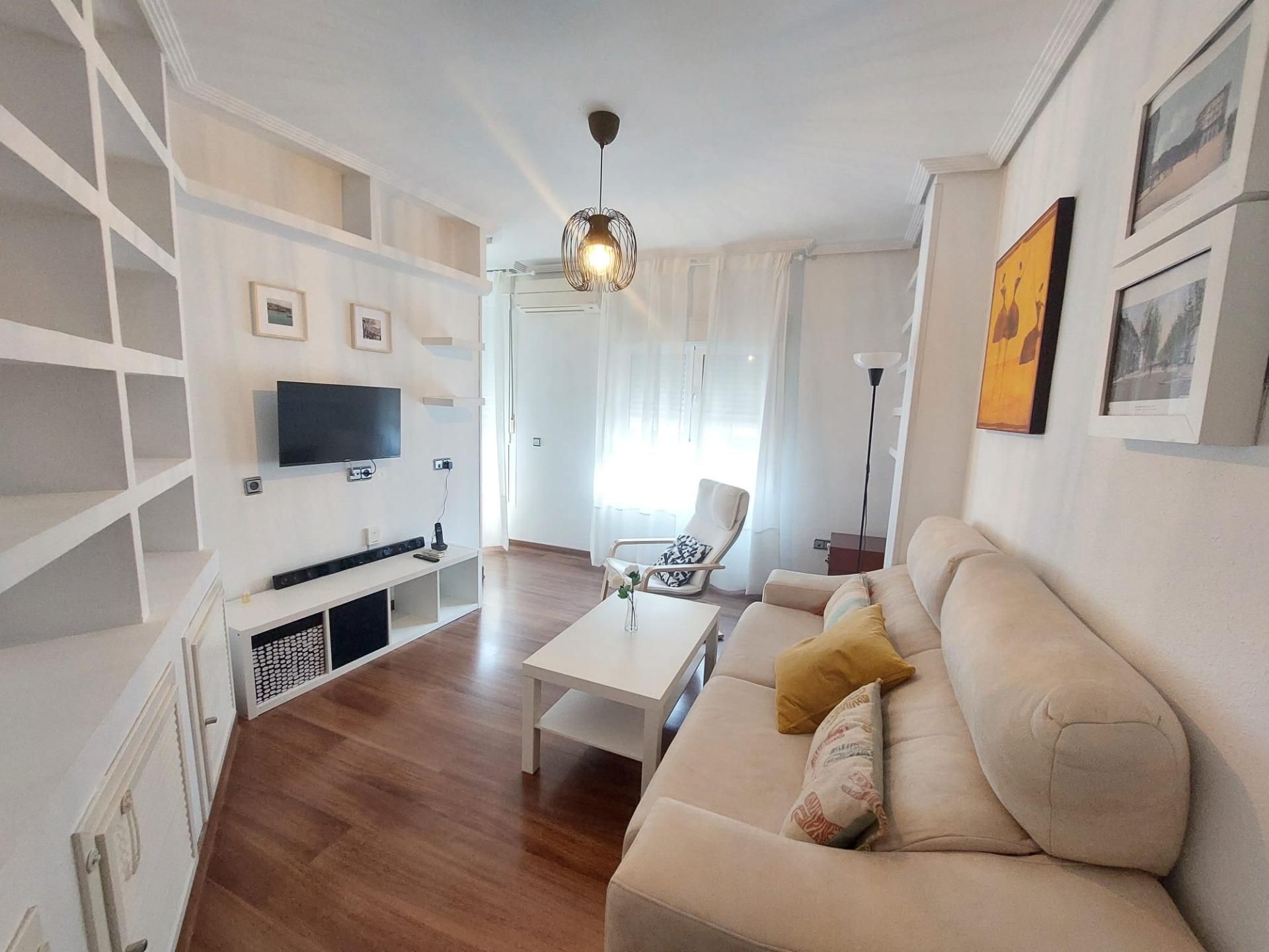 Sala d'estar de Pis de lloguer en  Almería Capital amb Aire condicionat