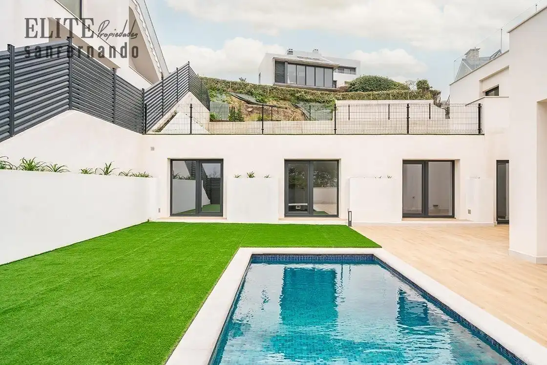 Piscina de Casa o chalet en venta en Suances con Calefacción, Jardín privado y Piscina