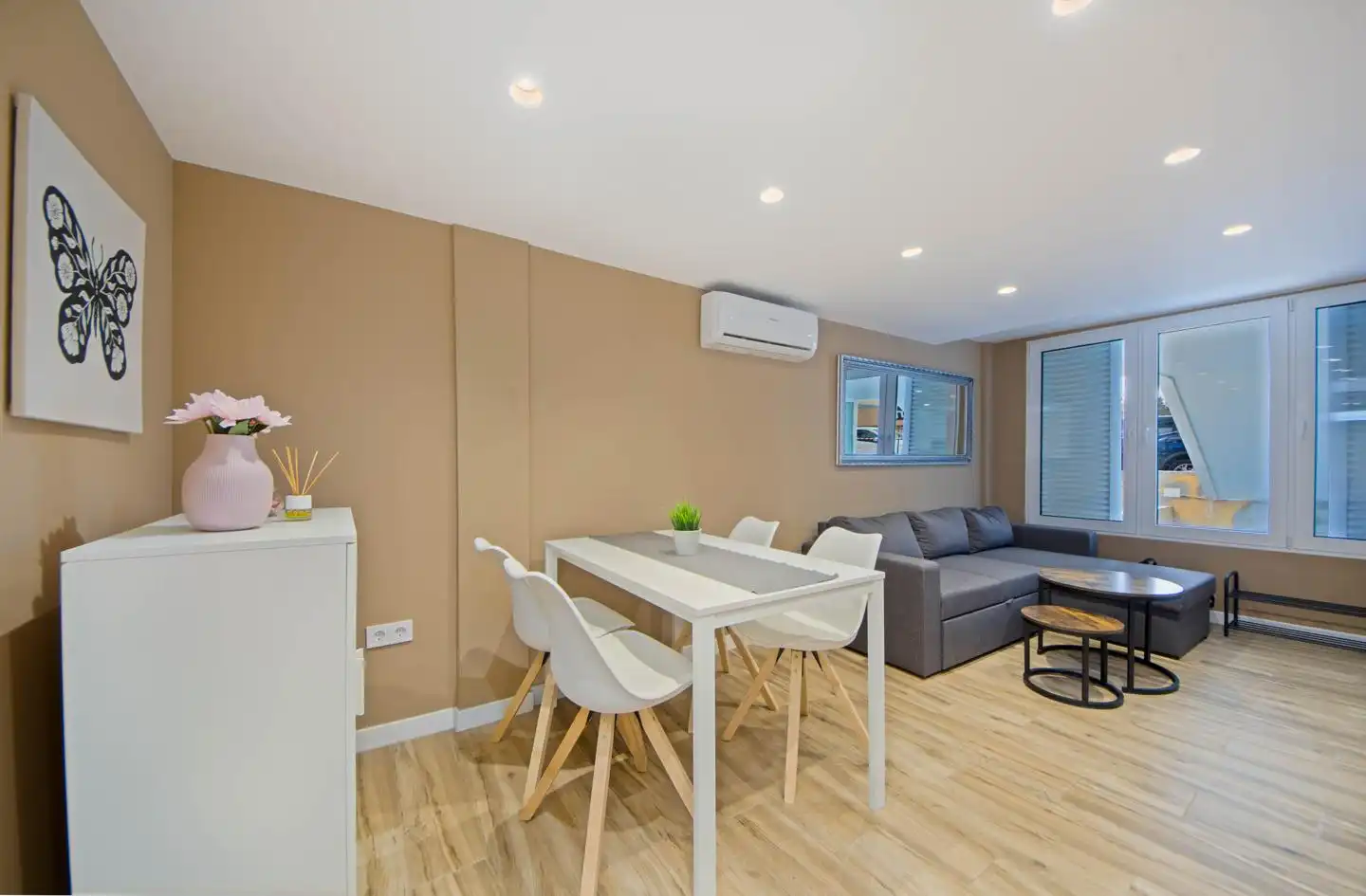 Wohnzimmer von Geschaftsraum zum Verkauf in  Palma de Mallorca mit Klimaanlage