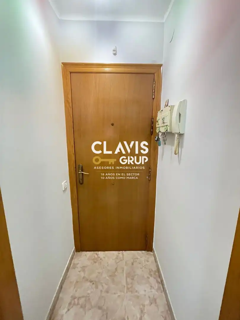 Flat with terrace for sale in Nou Barris, imagen 2