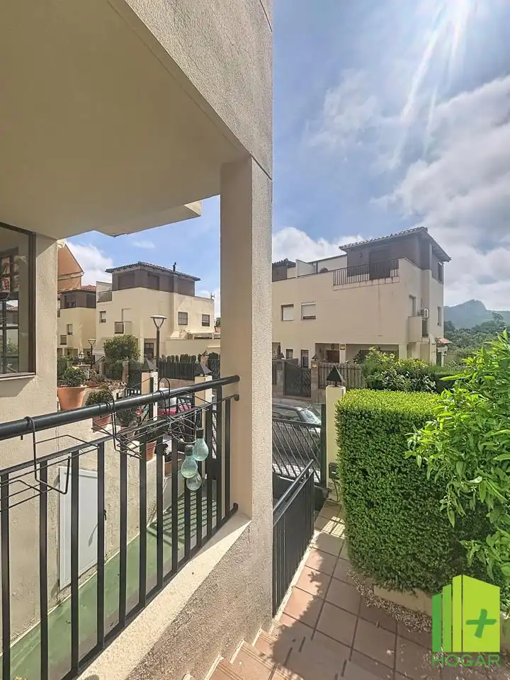 Vista exterior de Casa adosada en venta en Jaén con Aire acondicionado, Jardín privado y Terraza