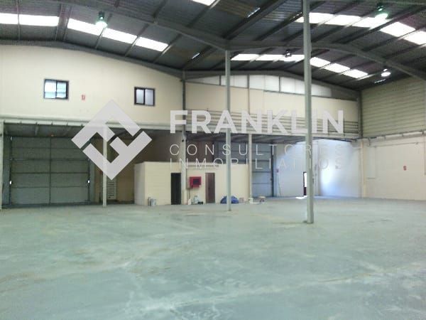 Nau industrial en venda en Llinars del Vallès
