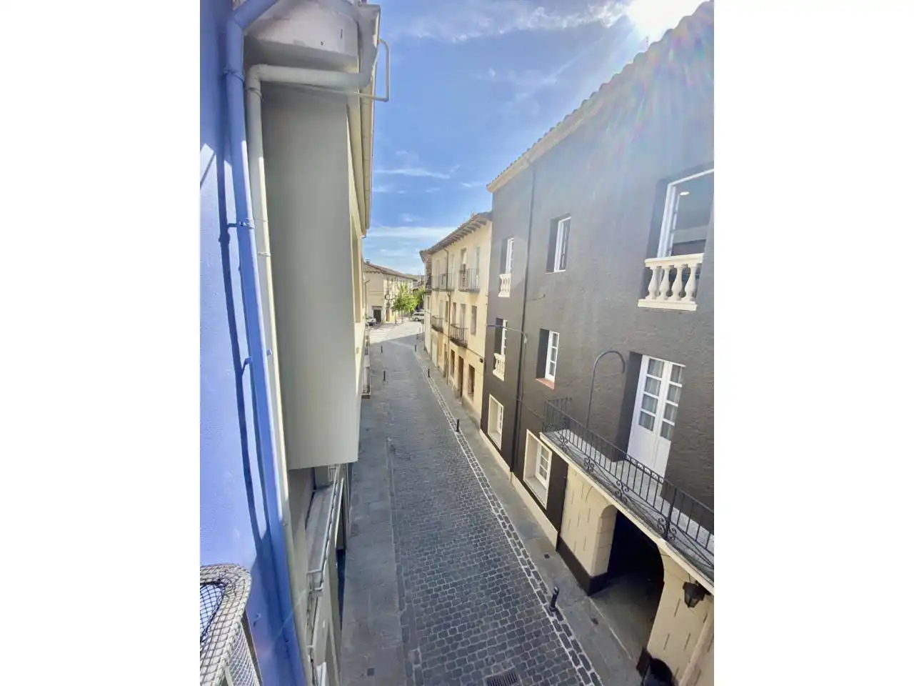Vista exterior de Dúplex en venda en Sant Joan Les Fonts amb Calefacció, Traster i Balcó