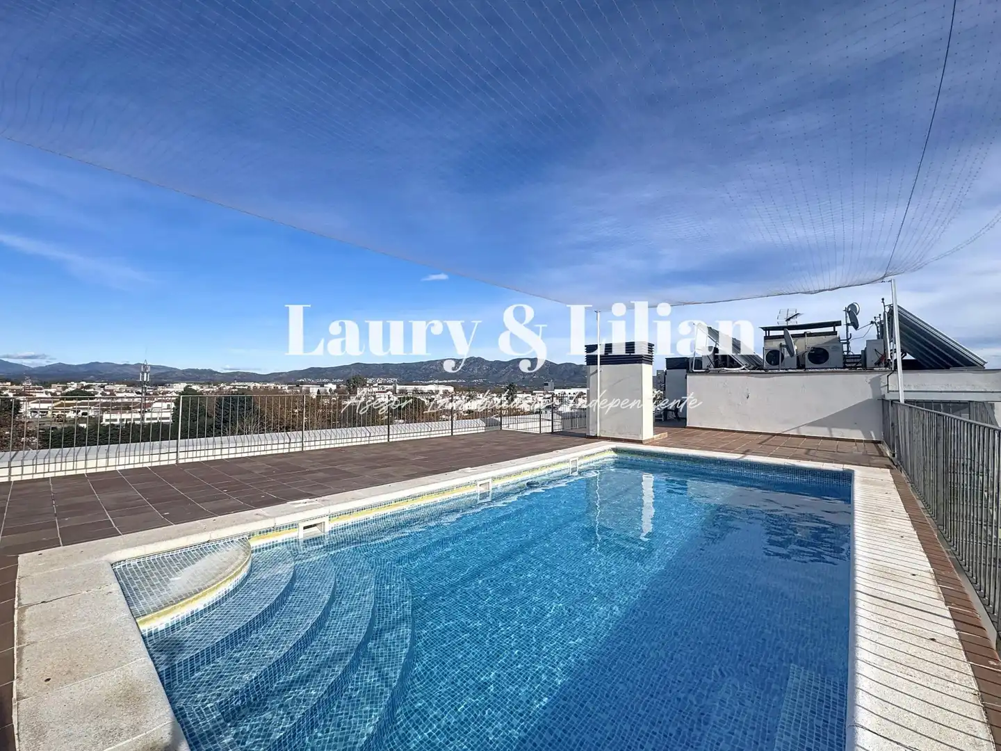 Piscina de Apartamento en venta en Empuriabrava con Aire acondicionado y Piscina comunitaria