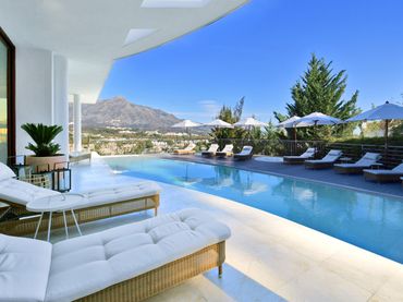 Casa amb piscina en venda a Nueva Andalucía