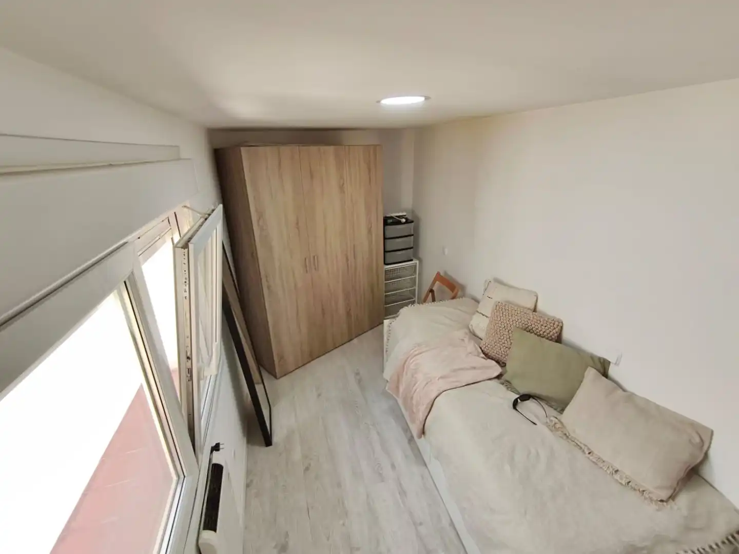 Schlafzimmer von Wohnung zur Miete in Madrid mit Heizung, Terrasse und Möbliert