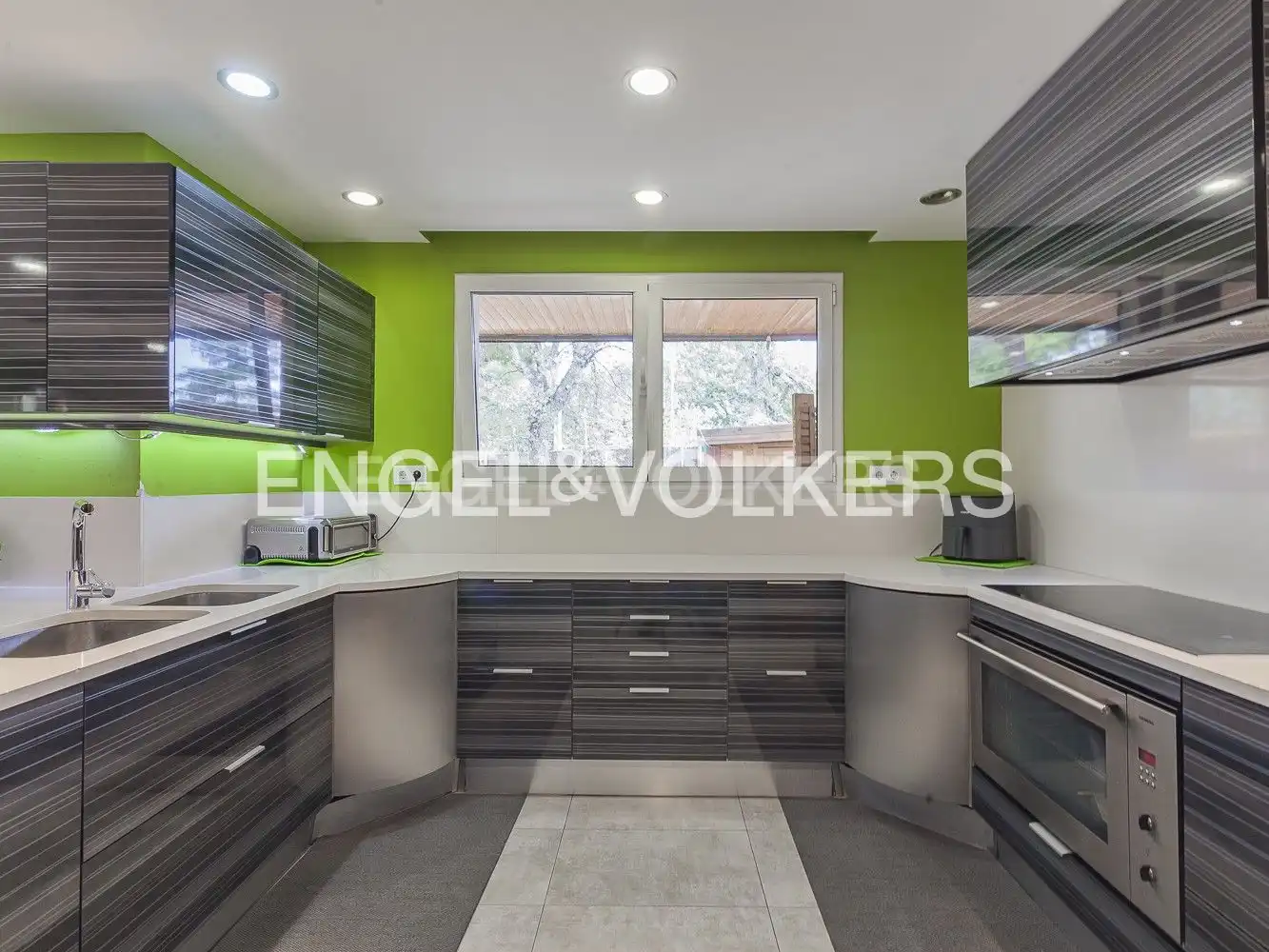 Kitchen of Detached homes for sale in Cerdanyola del Vallès  with Air Conditioner, Heating and Private garden