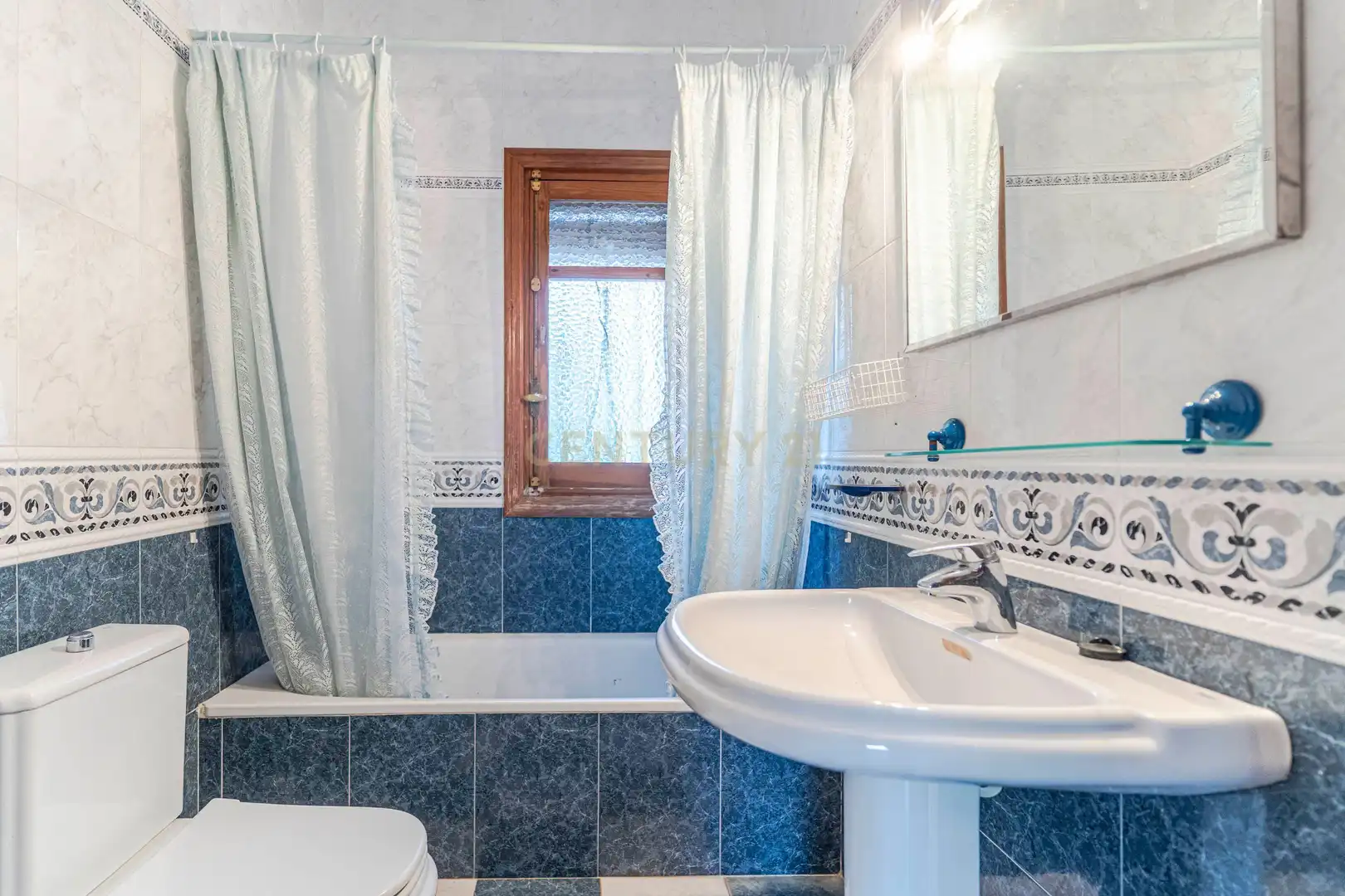 Bany de Casa o xalet en venda en Órgiva amb Aire condicionat, Jardí privat i Traster